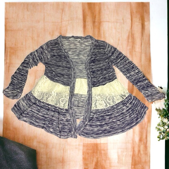 COTTON EMPORIUM Knit and Lace Open front sweater- Small - Picture 4 of 7